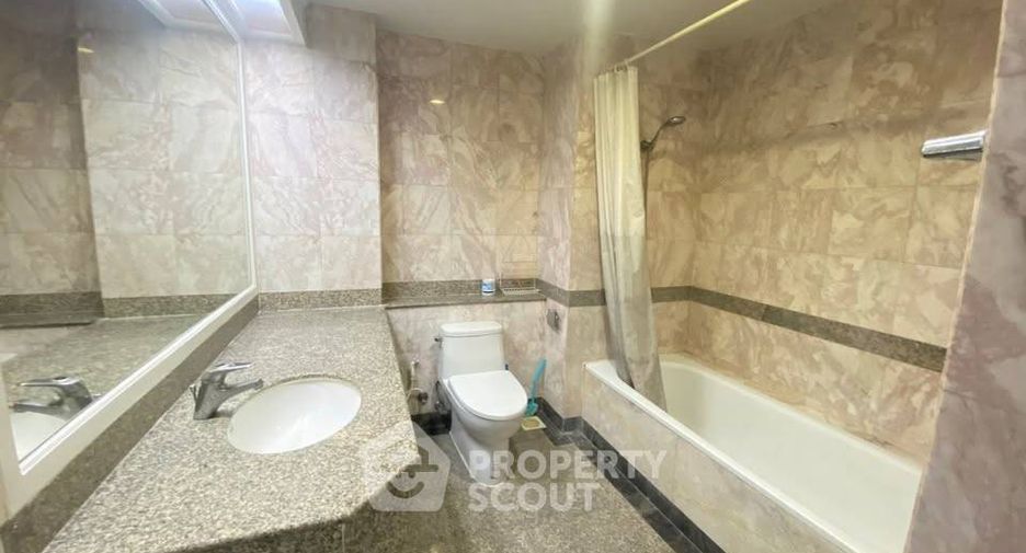 For rent 2 ベッドルーム condo in Watthana, Bangkok