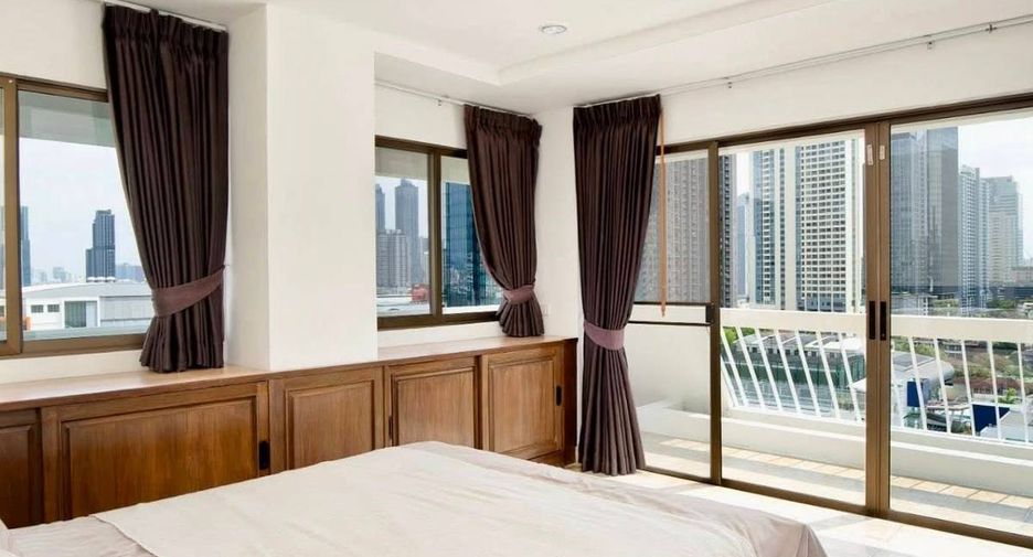 À louer 3 chambres condo à Watthana, Bangkok