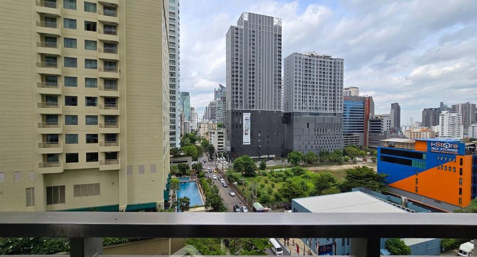For rent 2 bedrooms condo in Khlong Toei, Bangkok