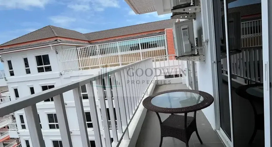 For sale 4 bedrooms condo in Pratumnak, Pattaya