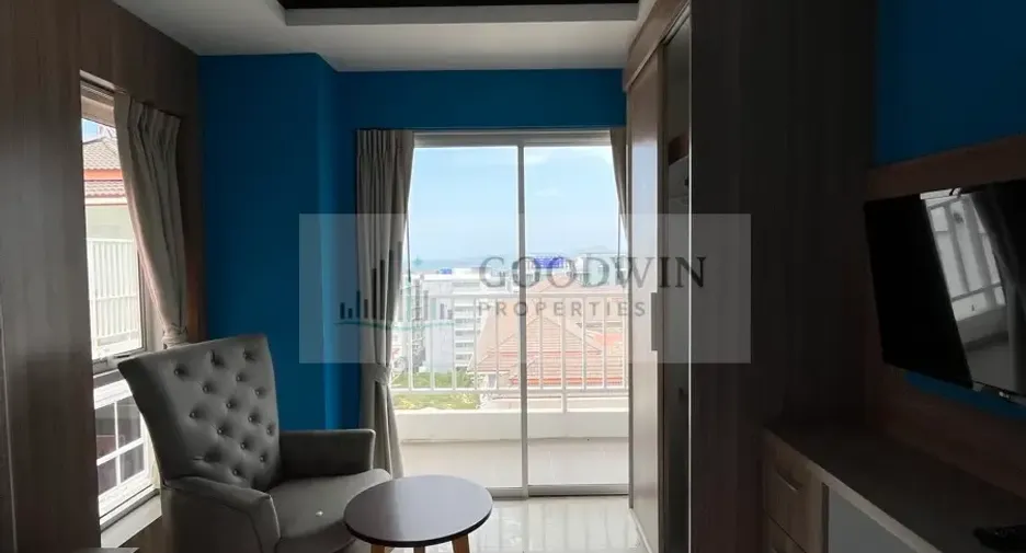 For sale 4 bedrooms condo in Pratumnak, Pattaya