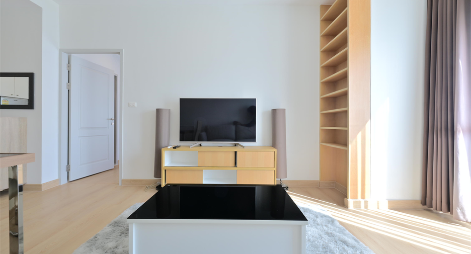For rent 1 bed condo in Khlong Toei, Bangkok
