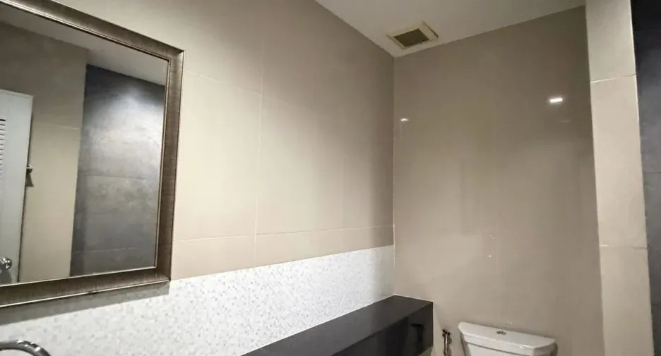 For rent 1 bed condo in Phra Khanong, Bangkok