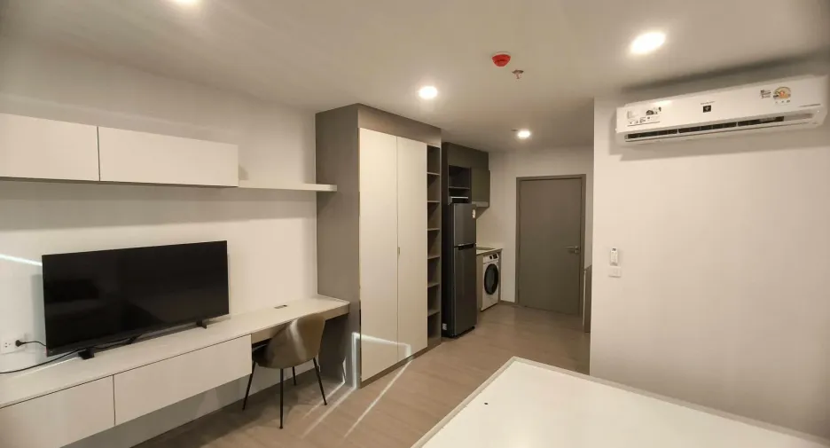 For rent studio condo in Khlong Toei, Bangkok