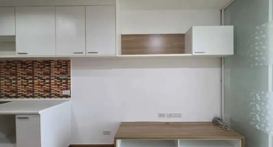 Продажа 1 кровать кондо в Хуаи Кхщанг, Бангкок