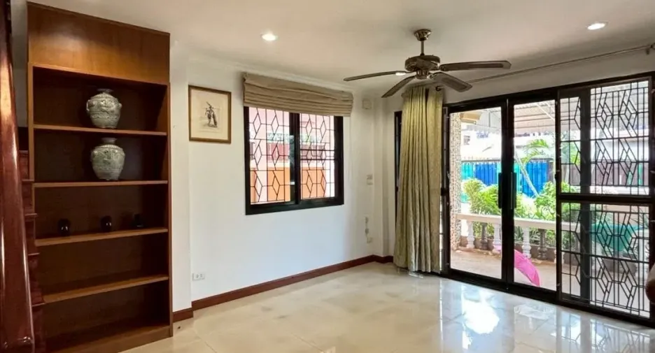 For rent 3 bedrooms villa in Central Pattaya, Pattaya
