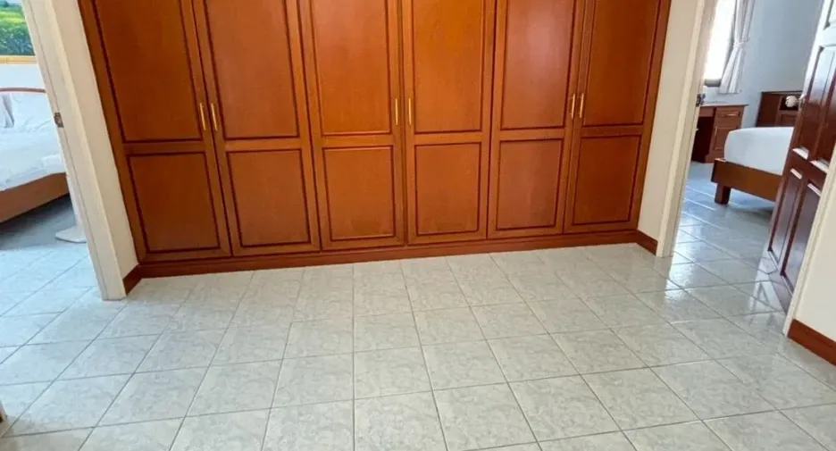 For rent 3 bedrooms villa in Central Pattaya, Pattaya