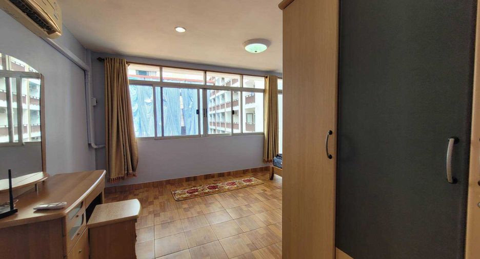 For rent 4 ベッドルーム townhouse in Khlong Toei, Bangkok