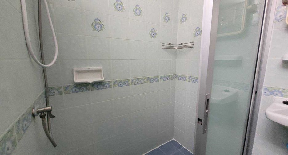 For rent 4 ベッドルーム townhouse in Khlong Toei, Bangkok