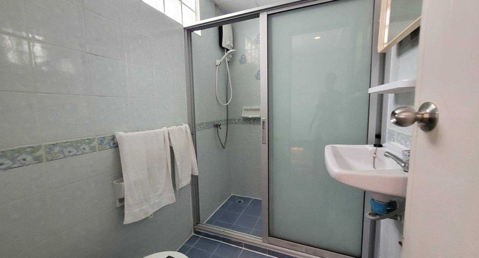 For rent 4 ベッドルーム townhouse in Khlong Toei, Bangkok
