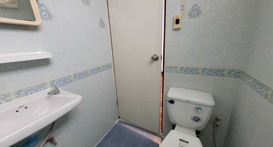For rent 4 ベッドルーム townhouse in Khlong Toei, Bangkok