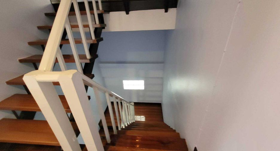 For rent 4 ベッドルーム townhouse in Khlong Toei, Bangkok