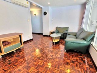 出租 4 卧室 联排别墅 在 Khlong Toei, 曼谷