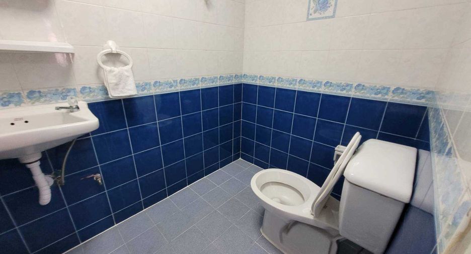 For rent 4 ベッドルーム townhouse in Khlong Toei, Bangkok