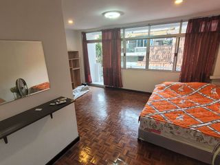 Casa adosada en alquiler de 4 habitaciones en Khlong Toei, Bangkok