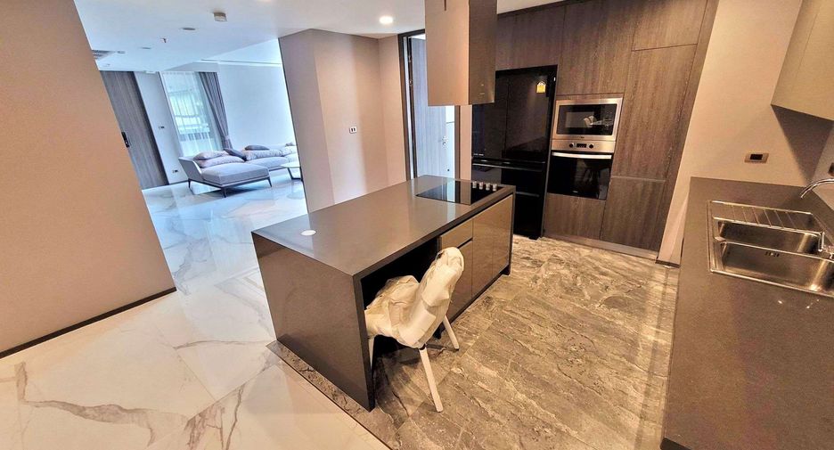 For rent 2 bedrooms condo in Khlong Toei, Bangkok