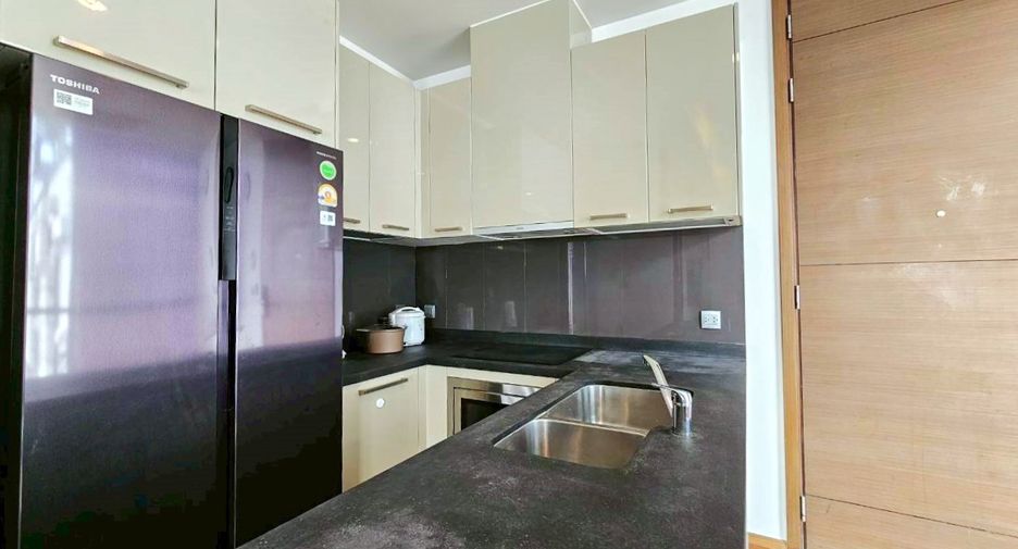 For rent 2 bedrooms condo in Watthana, Bangkok