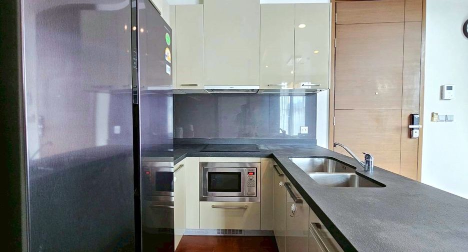 For rent 2 bedrooms condo in Watthana, Bangkok