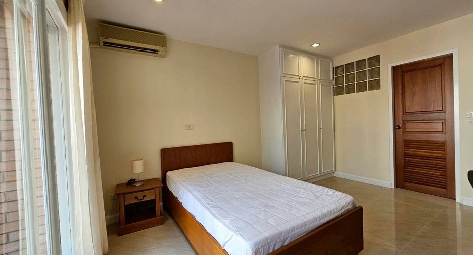 À louer 3 chambres condo à Khlong Toei, Bangkok