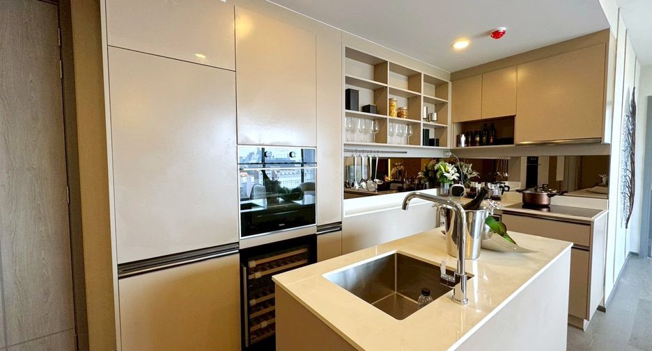 Wohnung zur Miete mit 3 Zimmer in Khlong Toei, Bangkok
