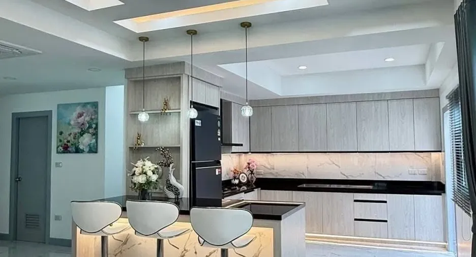 For sale 4 bedrooms villa in East Pattaya, Pattaya