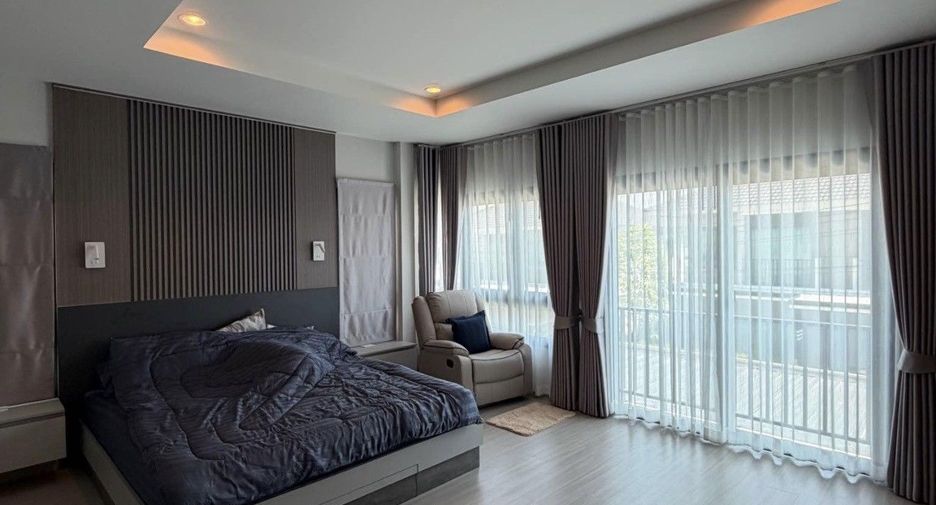 À louer 4 chambres maison à East Pattaya, Pattaya