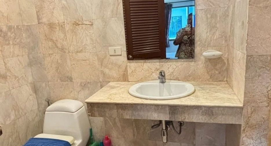 For rent 5 bedrooms villa in Central Pattaya, Pattaya