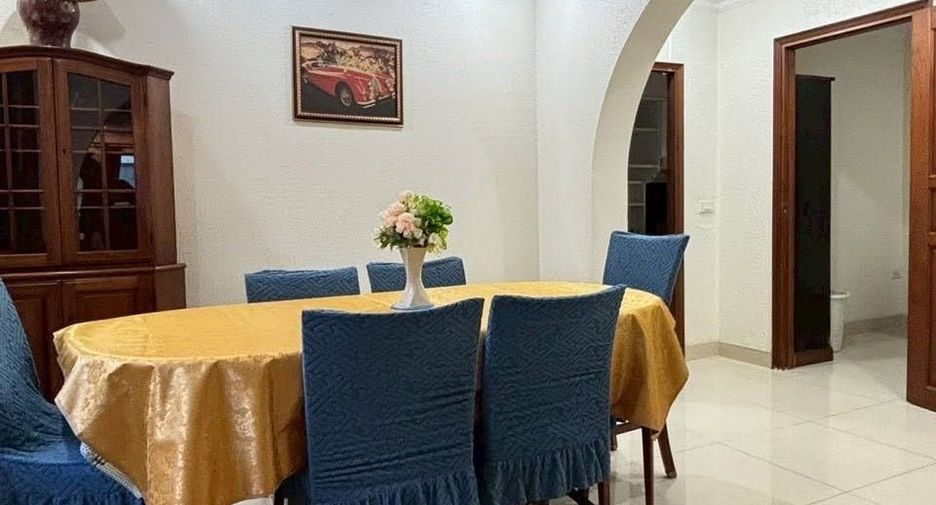 For rent 5 bedrooms villa in Central Pattaya, Pattaya