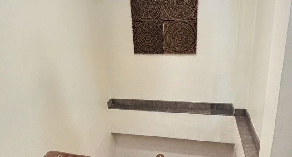 For rent 5 bedrooms villa in Central Pattaya, Pattaya