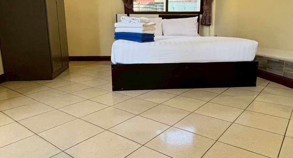 For rent 5 bedrooms villa in Central Pattaya, Pattaya