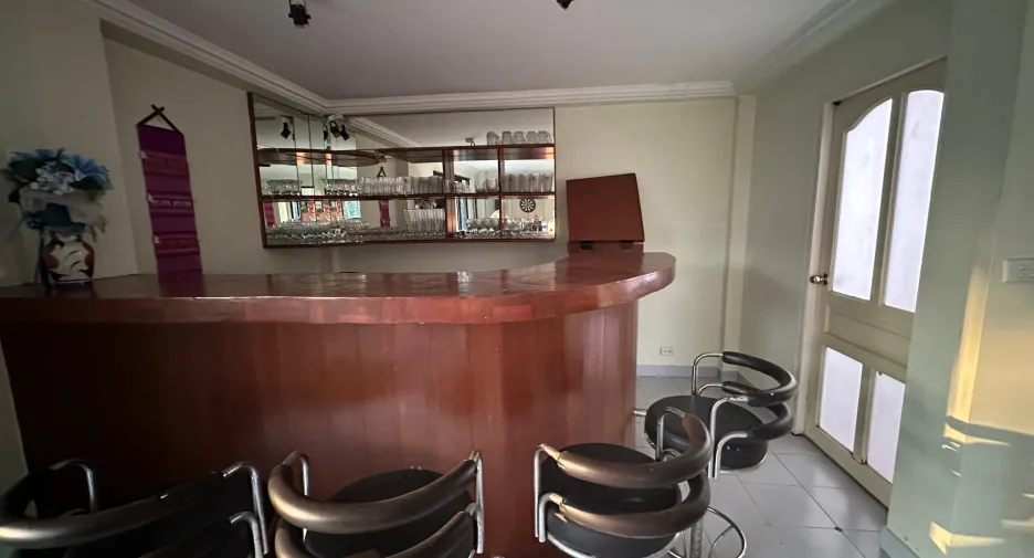 For sale 5 bedrooms villa in Saraphi, Chiang Mai