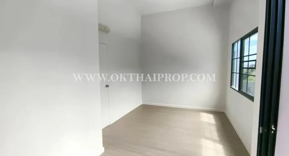 For sale 3 ベッドルーム townhouse in Mueang Pathum Thani, Pathum Thani