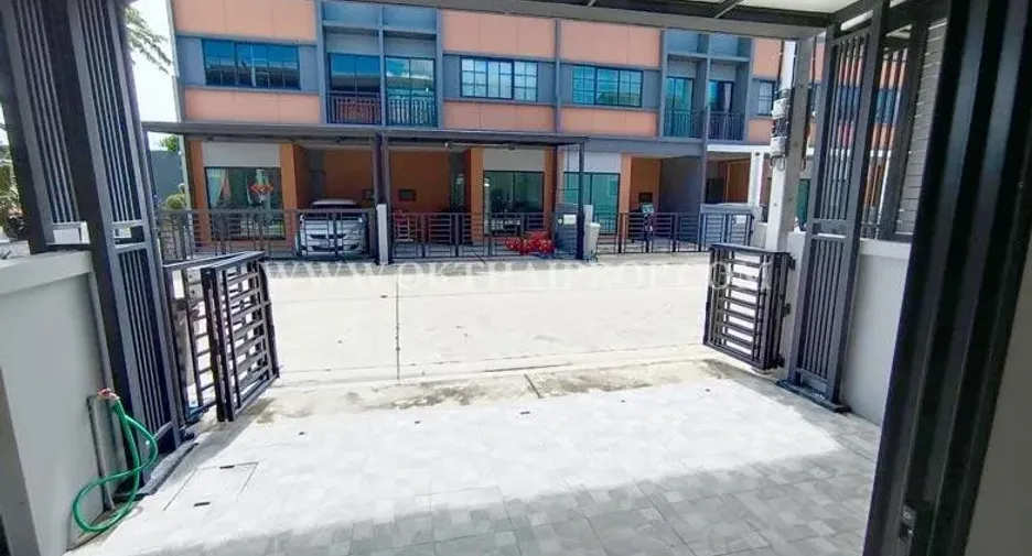 For sale 3 ベッドルーム townhouse in Mueang Pathum Thani, Pathum Thani