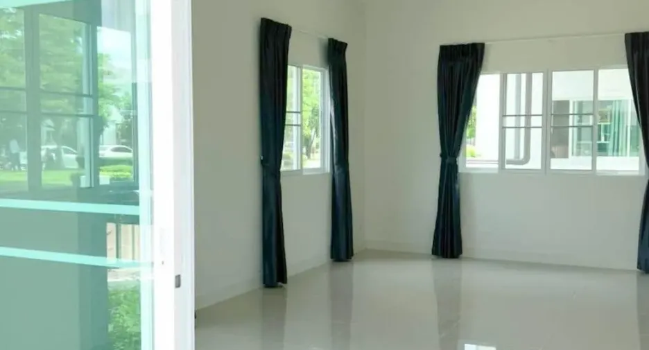 Casa en venta de 4 habitaciones en Krathum Baen, Samut Sakhon