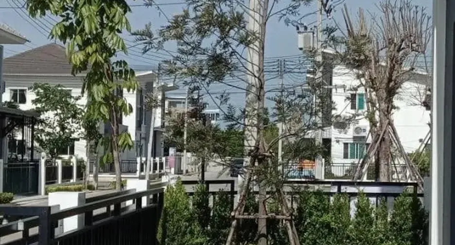 Casa en venta de 4 habitaciones en Krathum Baen, Samut Sakhon