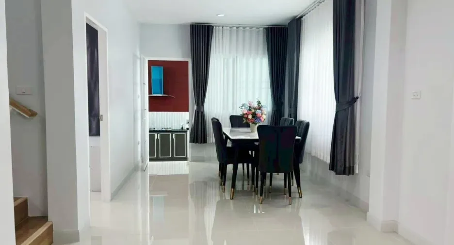 Casa en alquiler de 4 habitaciones en Mueang Chiang Rai, Chiang Rai