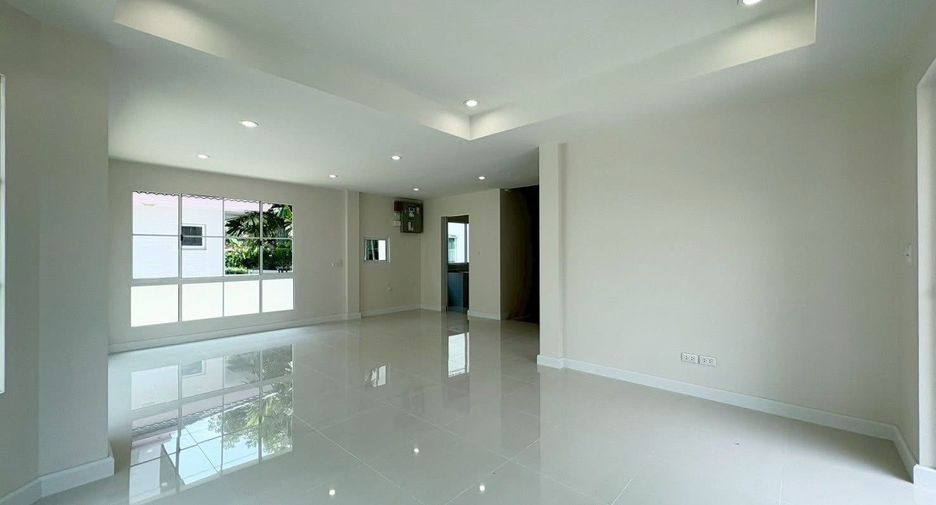Casa en venta de 3 habitaciones en Bang Kruai, Nonthaburi