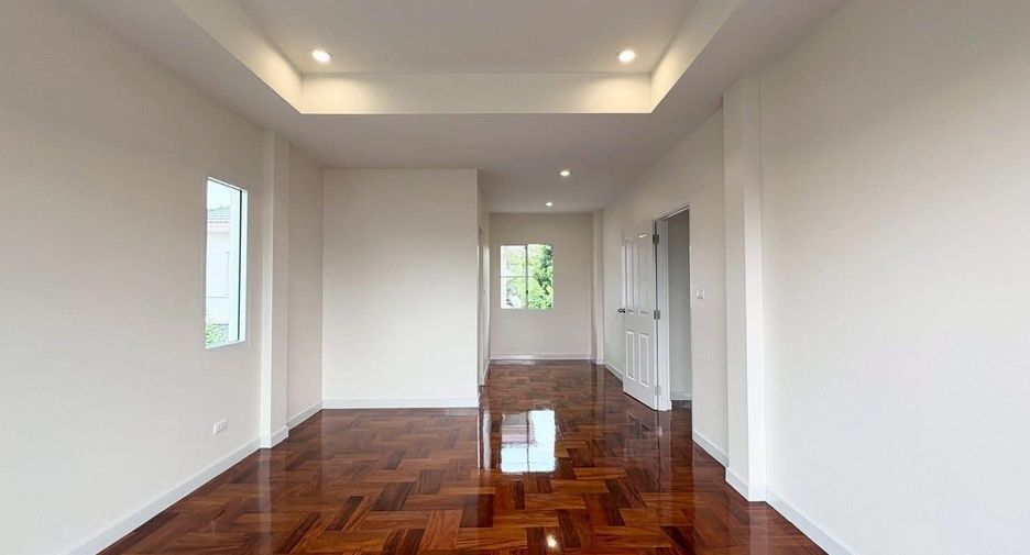 Casa en venta de 3 habitaciones en Bang Kruai, Nonthaburi