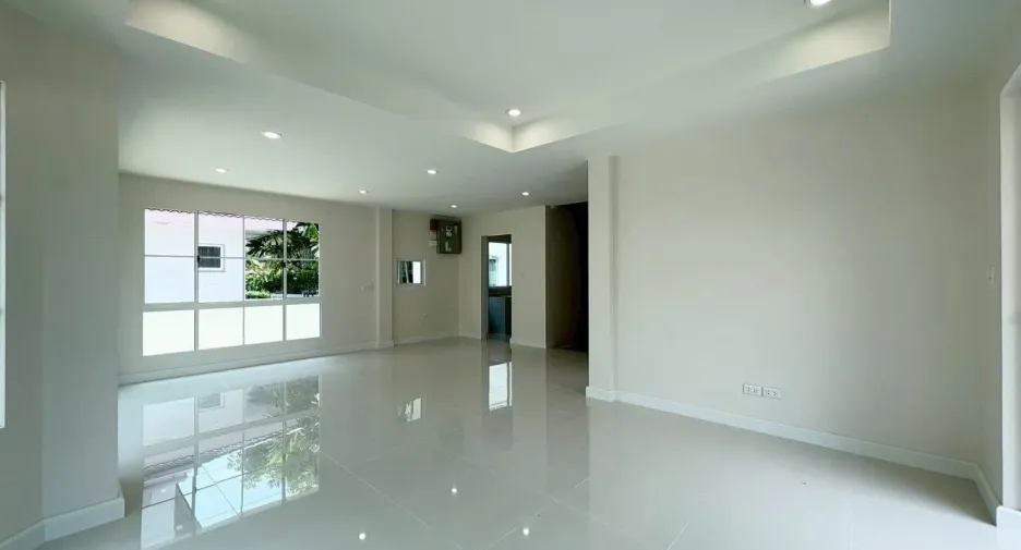 Casa en venta de 3 habitaciones en Bang Kruai, Nonthaburi