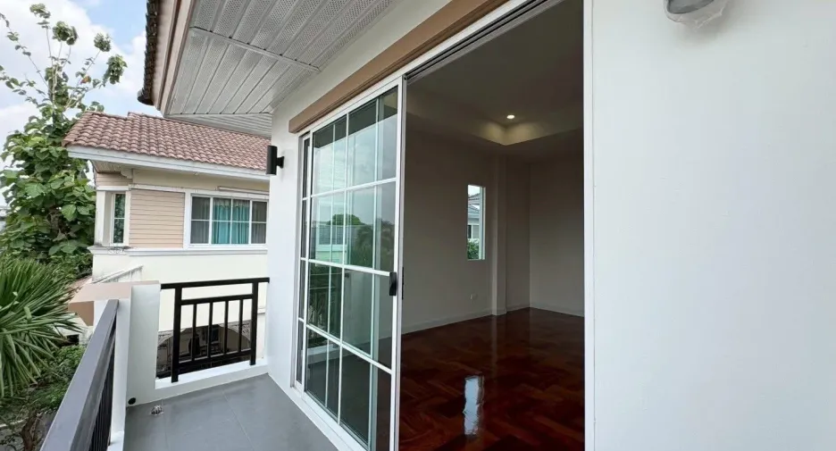 Casa en venta de 3 habitaciones en Bang Kruai, Nonthaburi