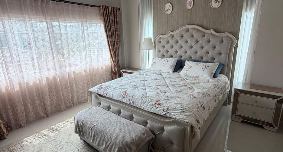 À vendre 4 chambres maison à Huay Yai, Pattaya