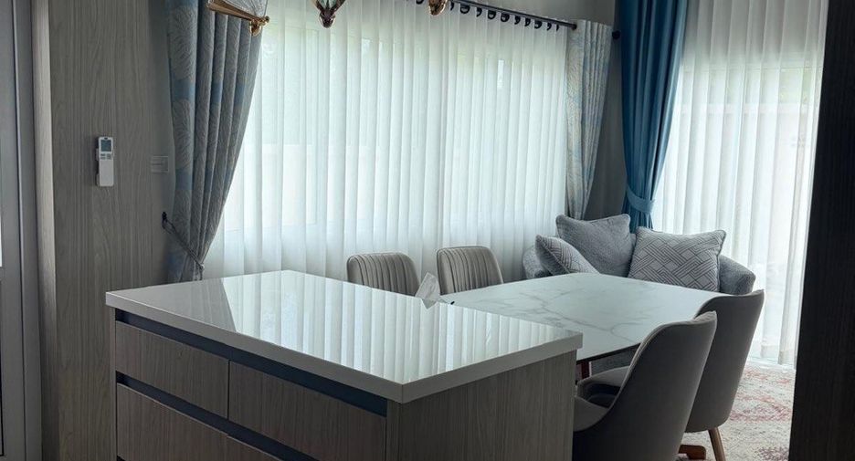 À vendre 4 chambres maison à Huay Yai, Pattaya