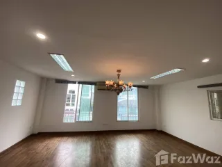 For rent 3 bedrooms house in Phaya Thai, Bangkok