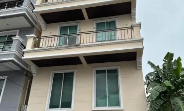 For rent 3 bedrooms house in Phaya Thai, Bangkok