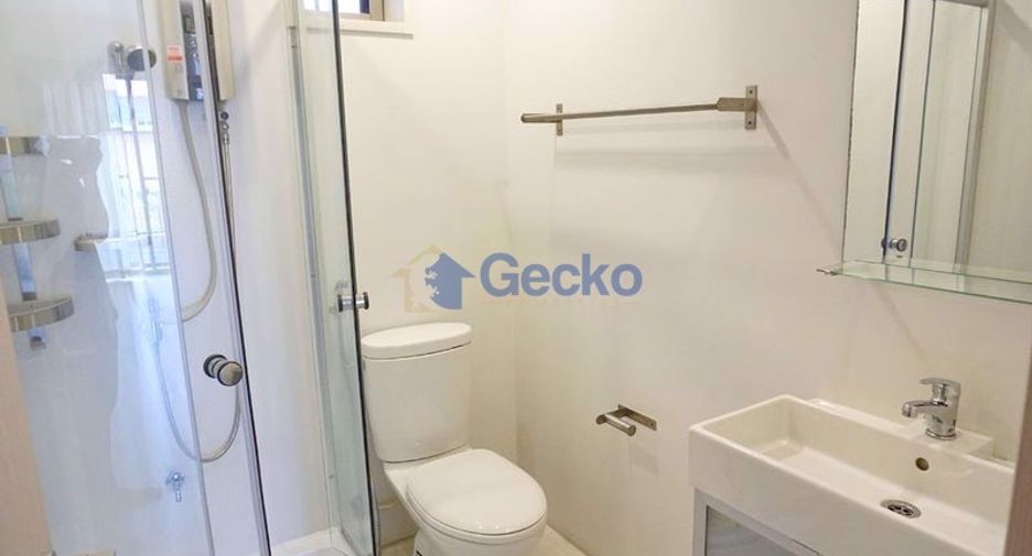 For rent 4 bedrooms house in East Pattaya, Pattaya