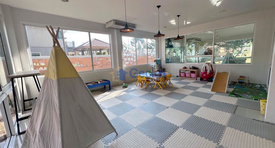 For rent 4 bedrooms house in East Pattaya, Pattaya