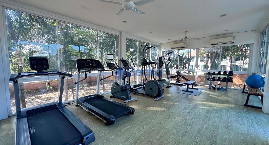 For rent 4 bedrooms house in East Pattaya, Pattaya