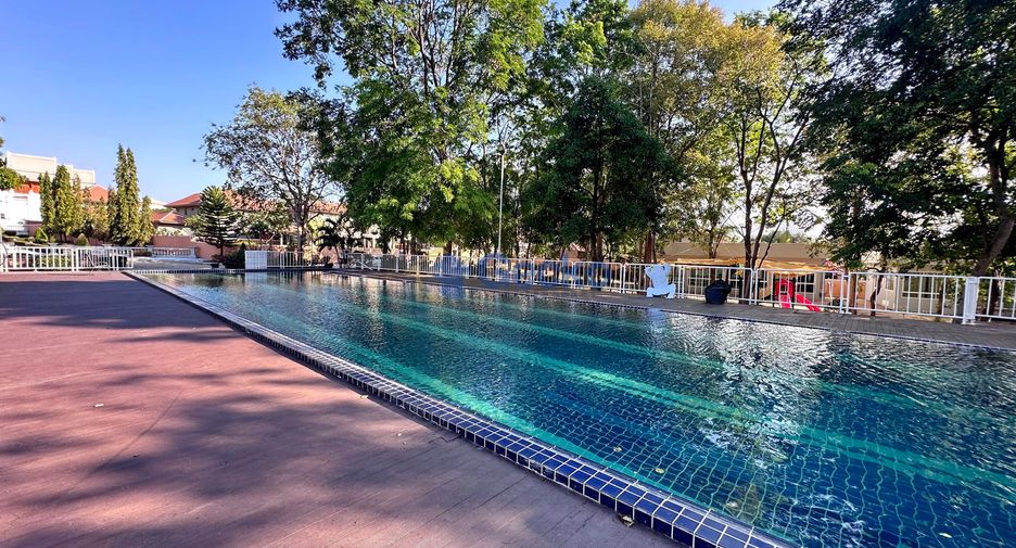 For rent 4 bedrooms house in East Pattaya, Pattaya