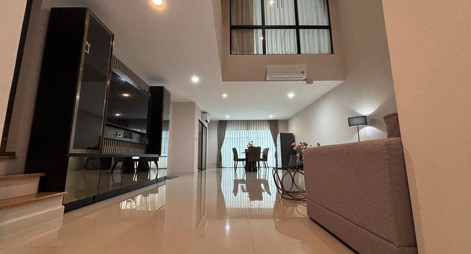 For rent 3 bedrooms house in Saphan Sung, Bangkok
