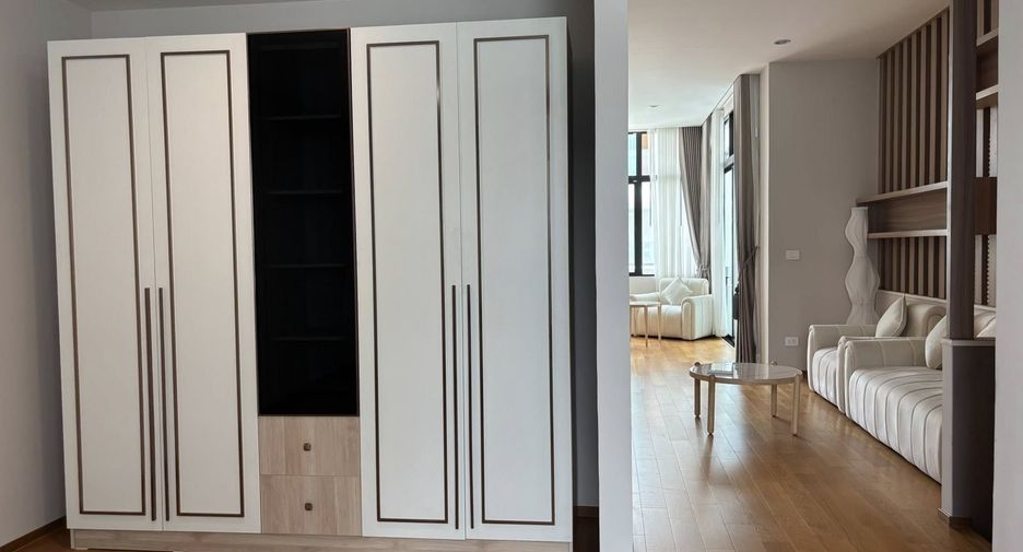 For rent 3 bedrooms house in Saphan Sung, Bangkok